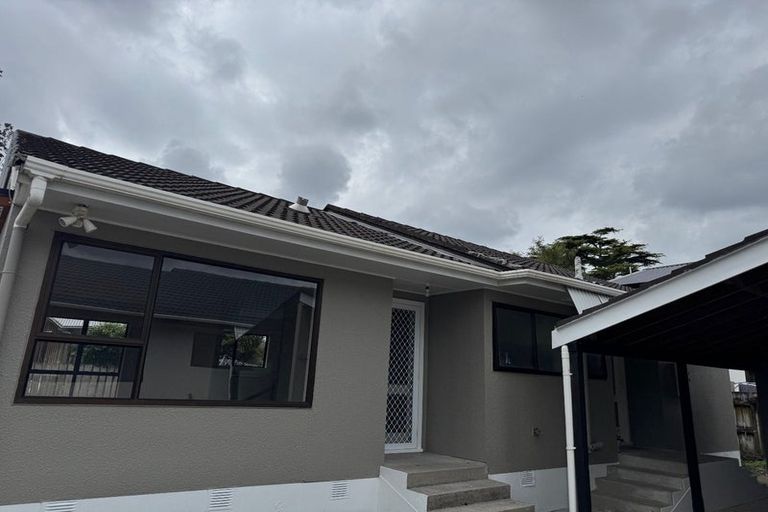 Photo of property in 2/16 Edwin Freeman Place, Ranui, Auckland, 0612