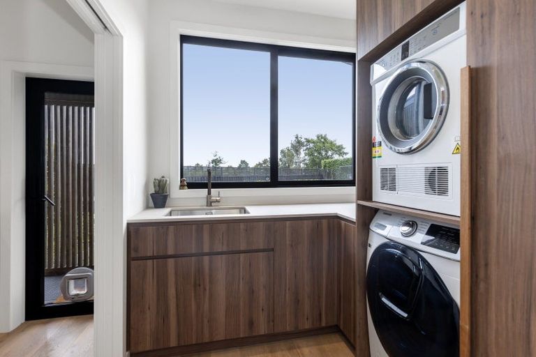 Photo of property in 56 Covil Avenue, Te Atatu South, Auckland, 0610