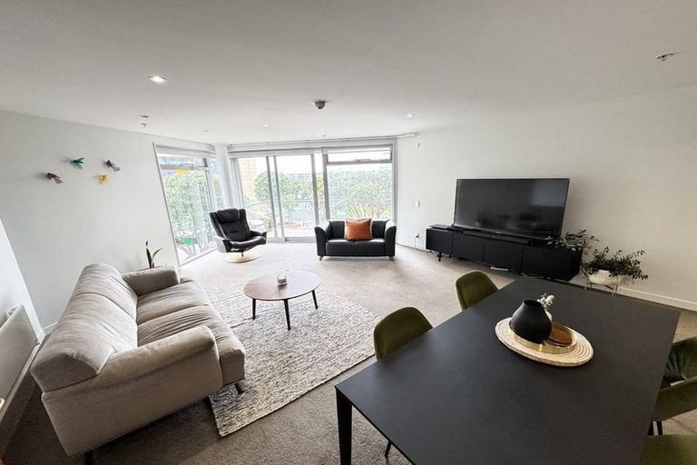 Photo of property in Piermont Apartments, 2b/82 Cable Street, Te Aro, Wellington, 6011