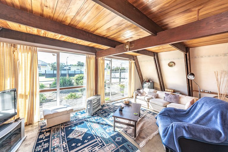 Photo of property in 5 Ashton Terrace, Castlecliff, Whanganui, 4501