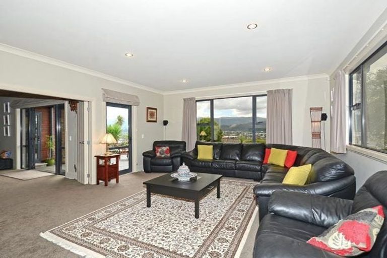 Photo of property in 15 Riverstone Drive, Riverstone Terraces, Upper Hutt, 5018