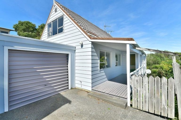 Photo of property in 1/70 Glamorgan Drive, Torbay, Auckland, 0630