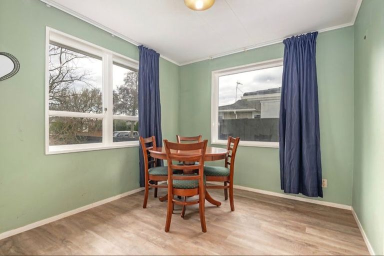 Photo of property in 22 Motuoapa Place, Kelvin Grove, Palmerston North, 4414