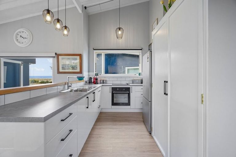 Photo of property in 3428 Pourerere Beach Road, Pourerere, Omakere, 4271