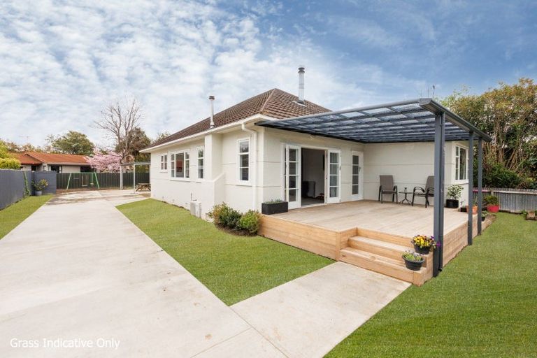 Photo of property in 68 Pahiatua Street, Hokowhitu, Palmerston North, 4410
