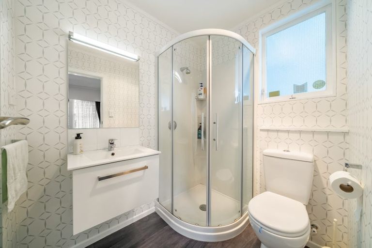 Photo of property in 2/22 Burns Grove, Trentham, Upper Hutt, 5018