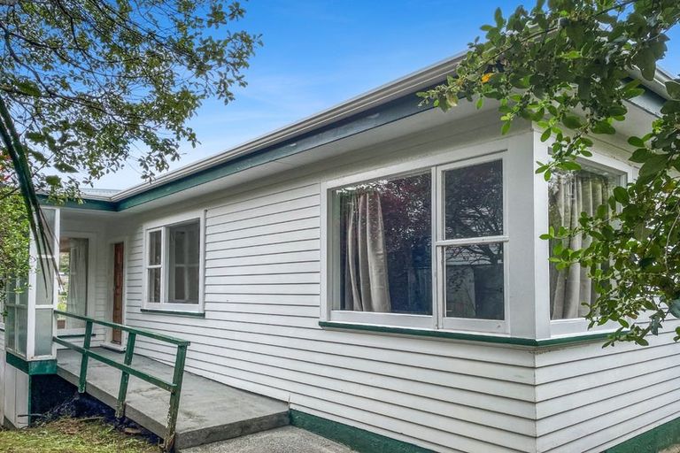 Photo of property in 13 Williamson Way, Karori, Wellington, 6012
