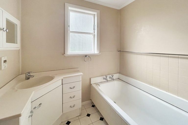 Photo of property in 14 Glen Street, Levin, 5510