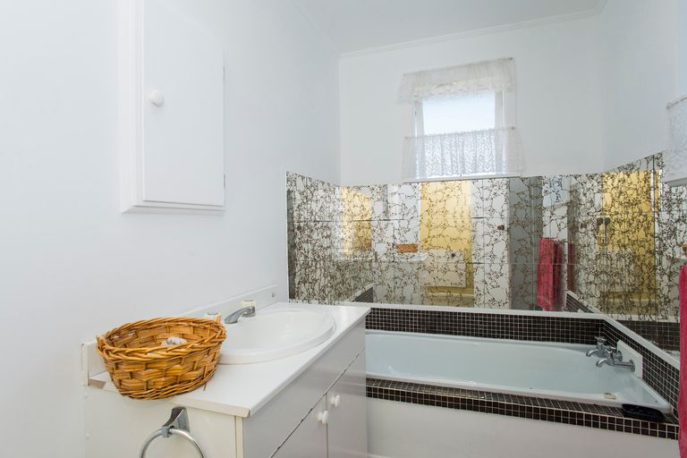 Photo of property in 26 Mary Street, Mangapapa, Gisborne, 4010