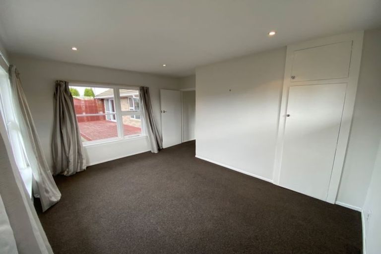 Photo of property in 69 Liverton Crescent, Bishopdale, Christchurch, 8053