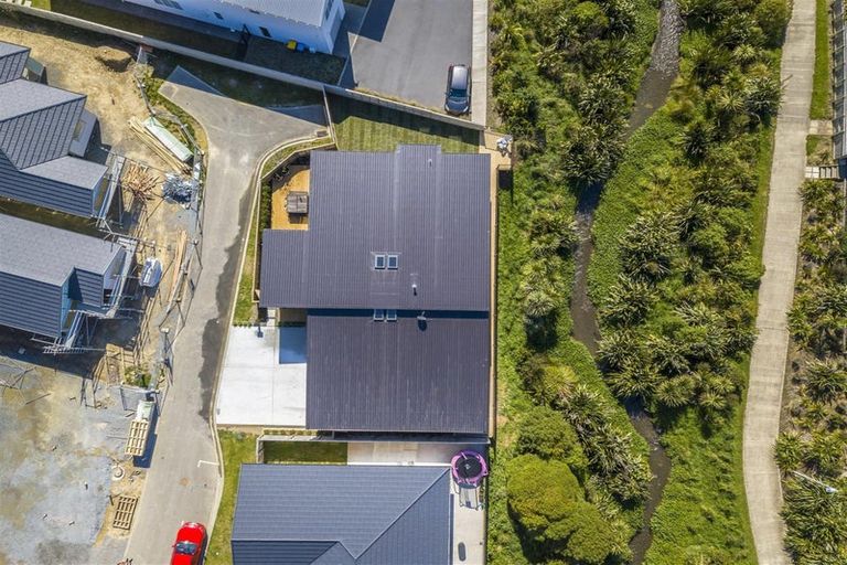 Photo of property in 6 Cartographer Way, Whitby, Porirua, 5024
