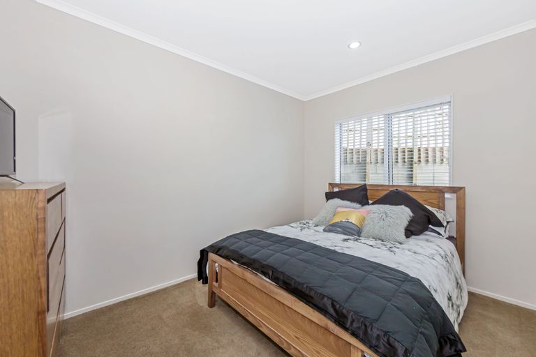 Photo of property in 4 Stella Maris Lane, Silverdale, 0932