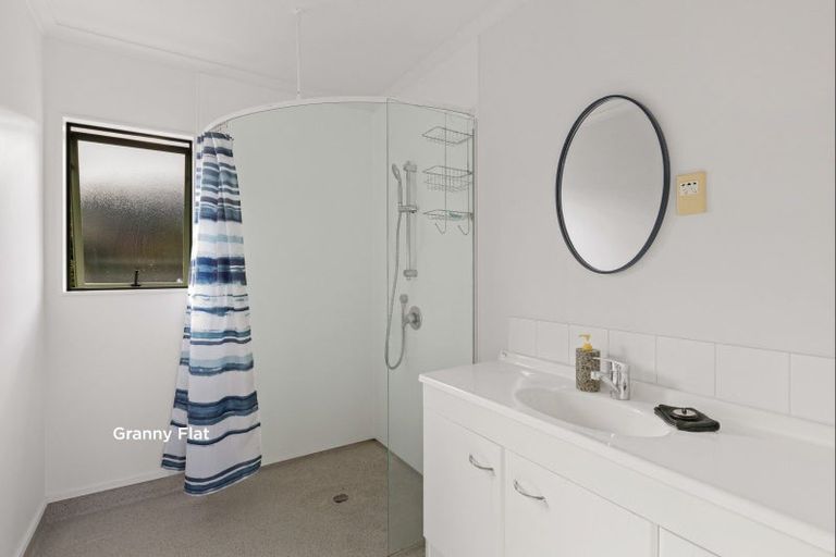 Photo of property in 26 Waldorf Crescent, Orewa, 0931