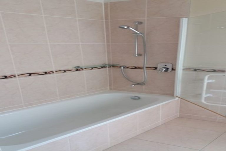 Photo of property in 62 Huntington Drive, Huntington Park, Auckland, 2013