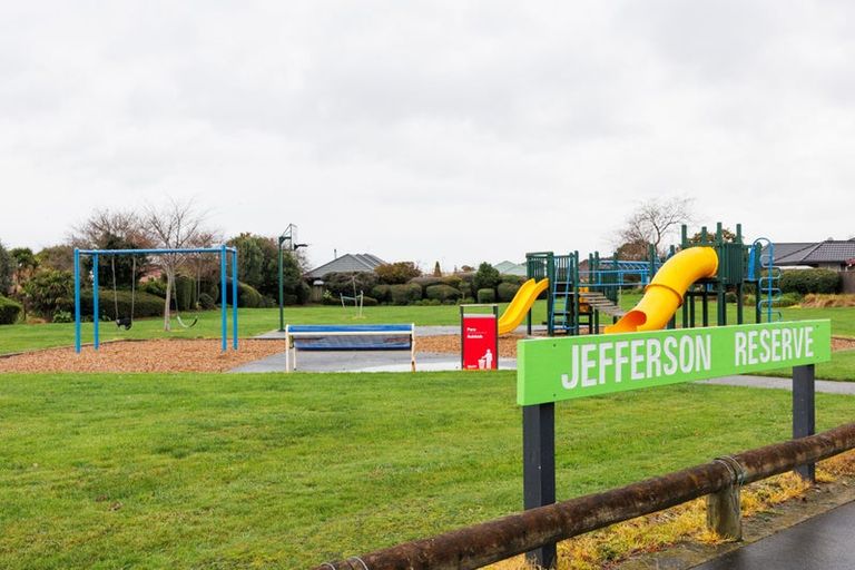 Photo of property in 28 Jefferson Crescent, Milson, Palmerston North, 4414