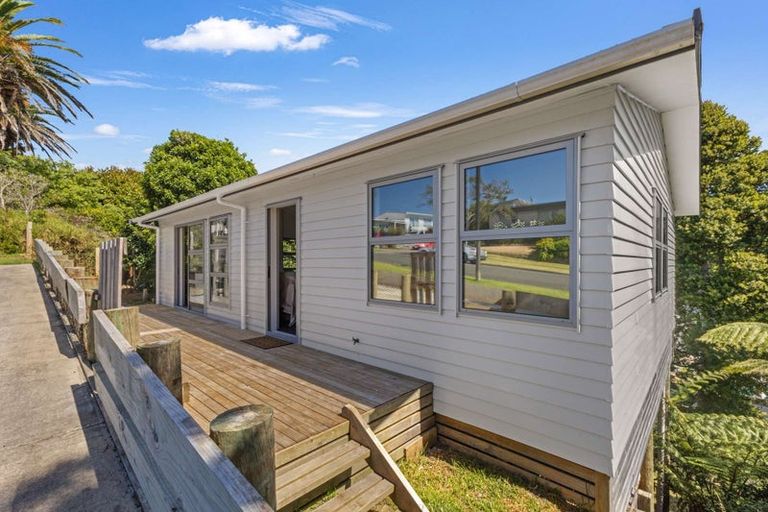 Photo of property in 14 Nevada Drive, Merrilands, New Plymouth, 4312