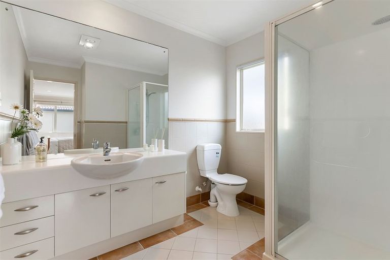 Photo of property in 9 Point View Link, East Tamaki Heights, Auckland, 2016