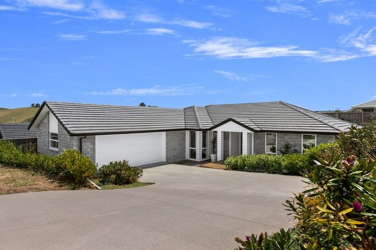 Photo of property in 22 Ballintoy Park Drive, Welcome Bay, Tauranga, 3175
