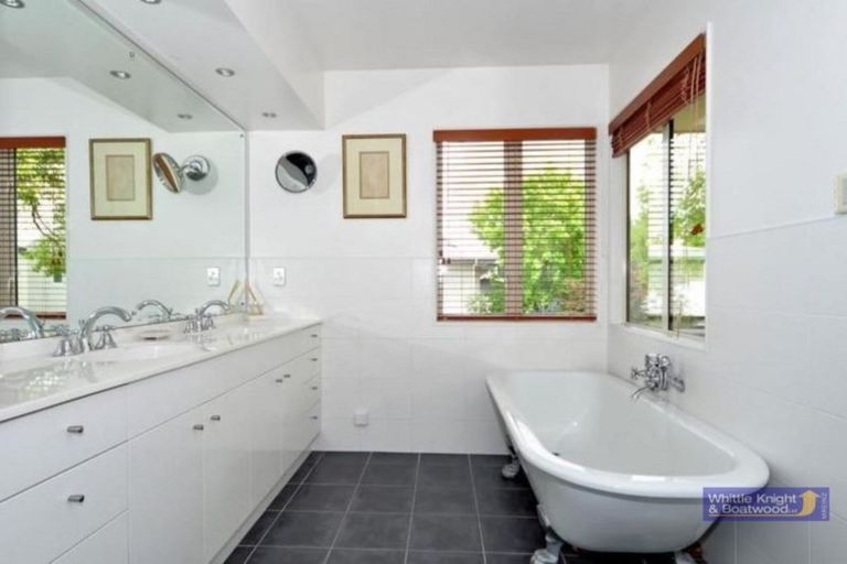 Photo of property in 25 Totara Street, Fendalton, Christchurch, 8041