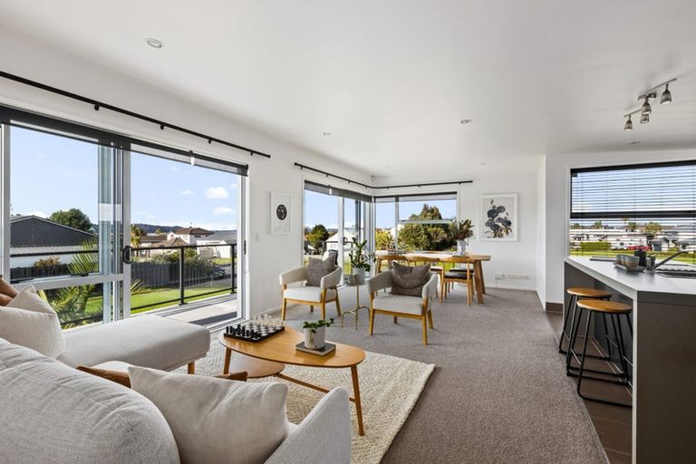 Photo of property in 15 Halyard Place, Te Atatu Peninsula, Auckland, 0610
