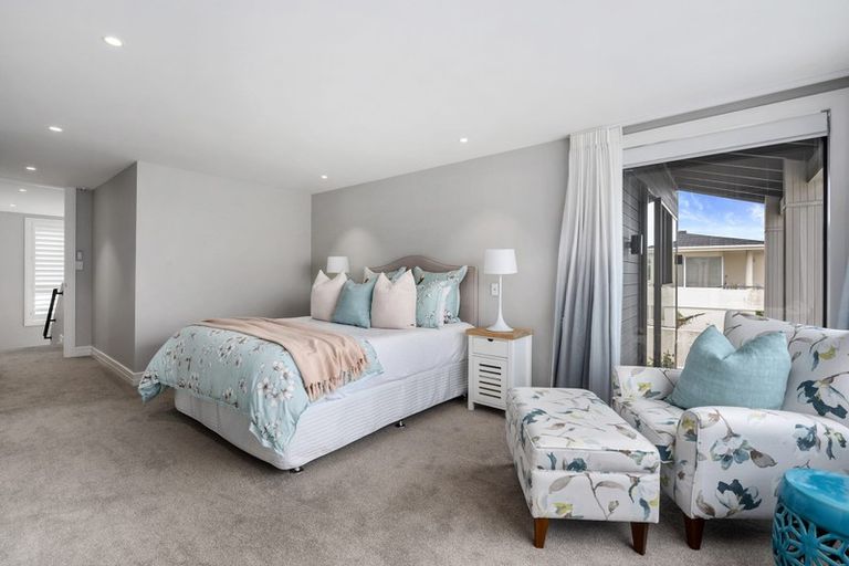 Photo of property in 9 Craig Road, Milford, Auckland, 0620