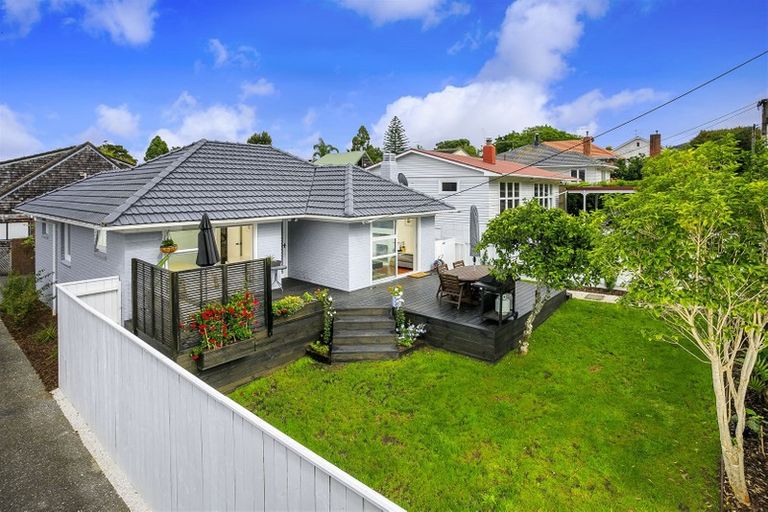 Photo of property in 1/58 Hillcrest Avenue, Hillcrest, Auckland, 0627