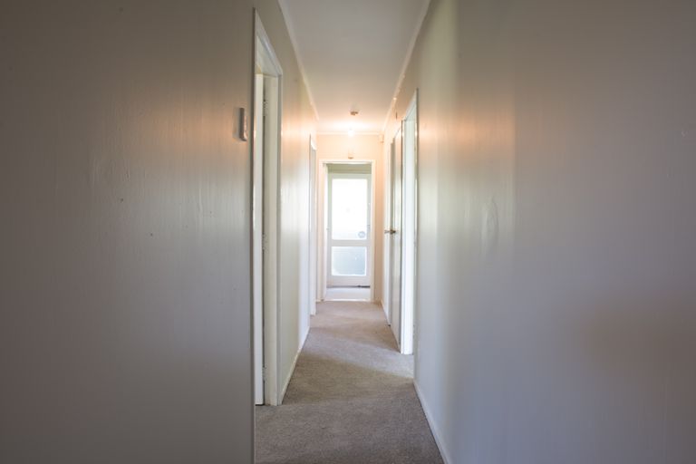 Photo of property in 20 Pukeroa Place, Papakura, 2110