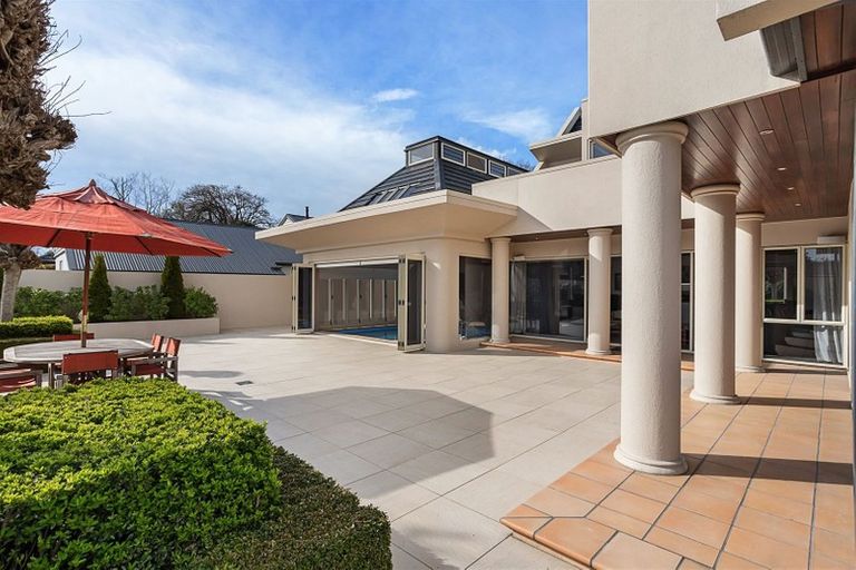 Photo of property in 1 Daresbury Lane, Fendalton, Christchurch, 8014