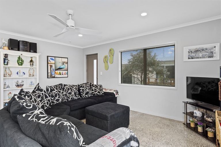 Photo of property in 1321a Papamoa Beach Road, Papamoa Beach, Papamoa, 3118