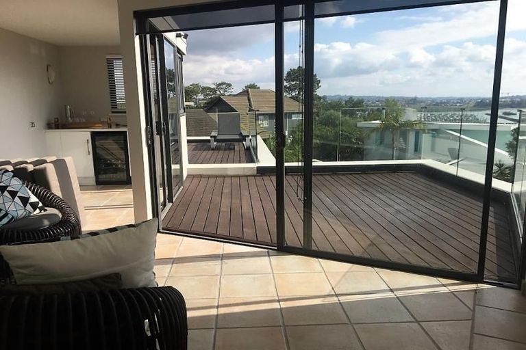 Photo of property in 49a Renoir Street, West Harbour, Auckland, 0618