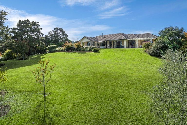 Photo of property in 69b Oraha Road, Kumeu, 0892