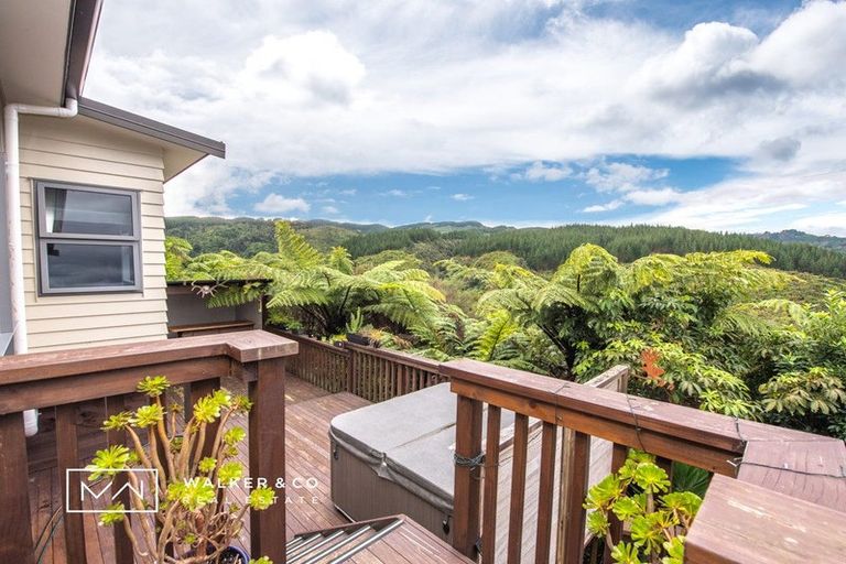 Photo of property in 29 Mcewen Crescent, Riverstone Terraces, Upper Hutt, 5018