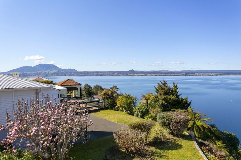 Photo of property in 51 Wakeman Road, Acacia Bay, Taupo, 3330