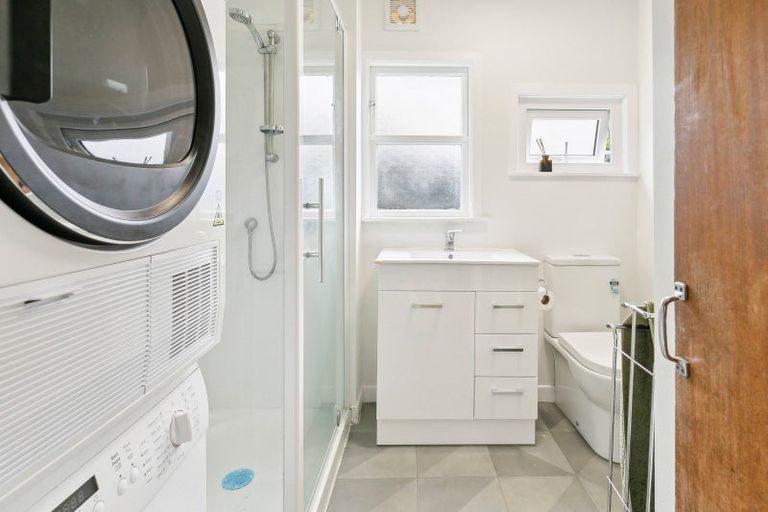 Photo of property in 27 Hathaway Avenue, Karori, Wellington, 6012