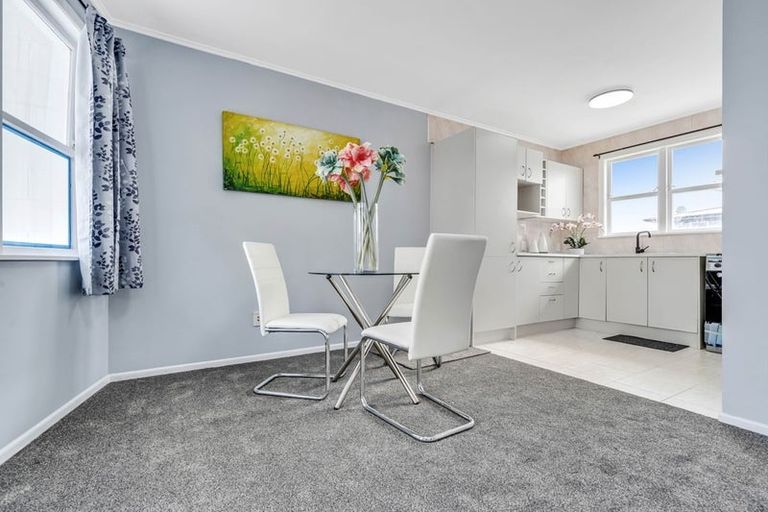 Photo of property in 2/59 Great South Road, Manurewa, Auckland, 2102