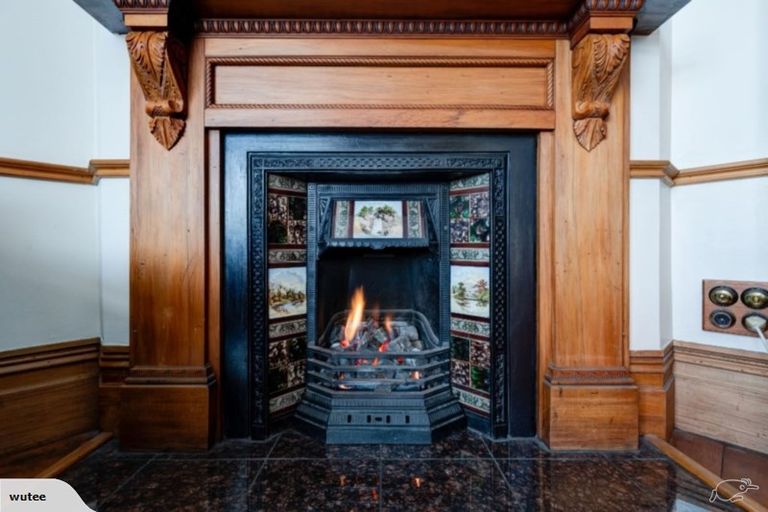 Photo of property in 64 Oriental Parade, Oriental Bay, Wellington, 6011