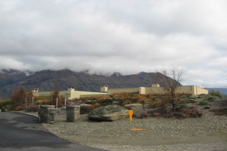 Photo of property in 260 Beacon Point Road, Wanaka, 9305
