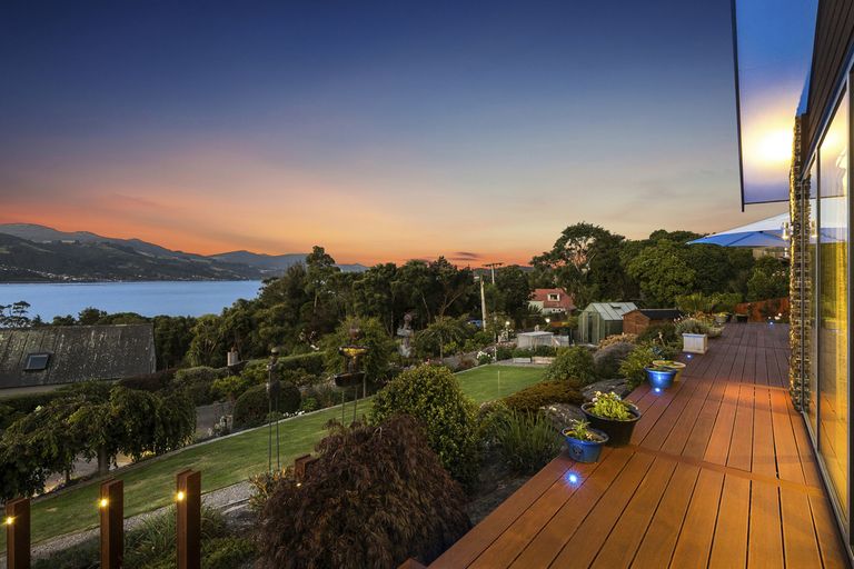 Photo of property in 28 Barling Street, Macandrew Bay, Dunedin, 9014