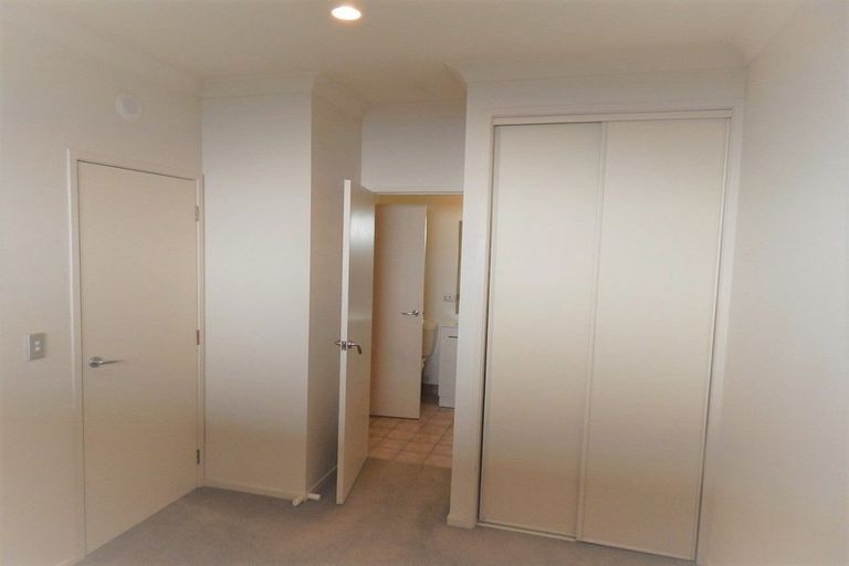 Photo of property in 304/3 Morningside Drive, Morningside, Auckland, 1025