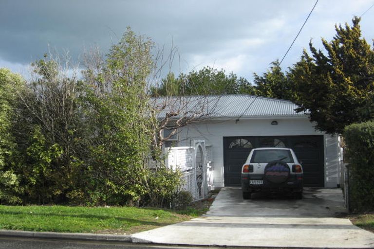 Photo of property in 139 Pembroke Street, Carterton, 5713