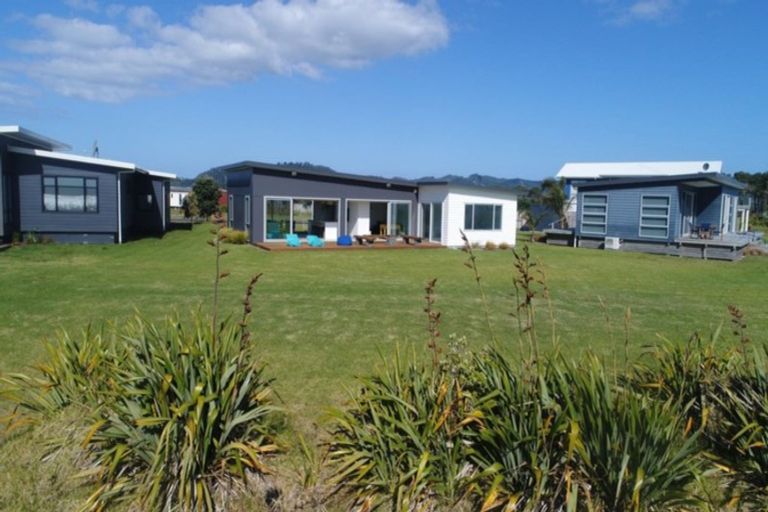 Photo of property in 104 Ti Kouka Crescent, Matarangi, Whitianga, 3592