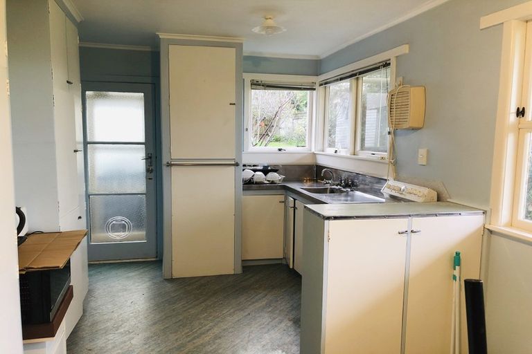 Photo of property in 964 East Coast Road, Northcross, Auckland, 0632