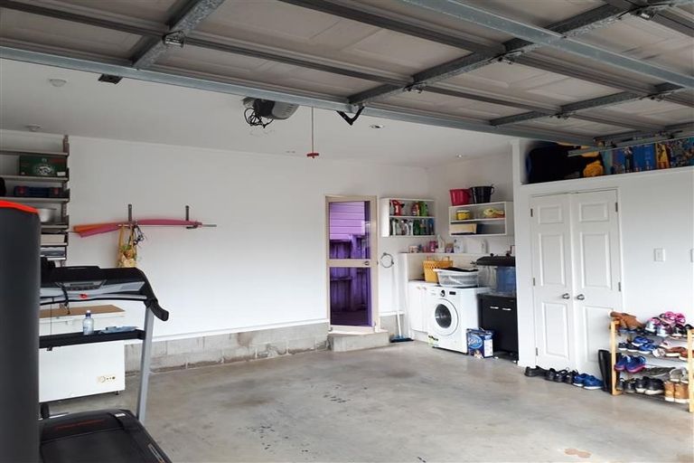 Photo of property in 22 Harbour Lights Close, West Harbour, Auckland, 0618