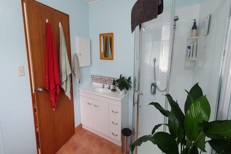 Photo of property in 2/50 Buckley Road, Southgate, Wellington, 6023