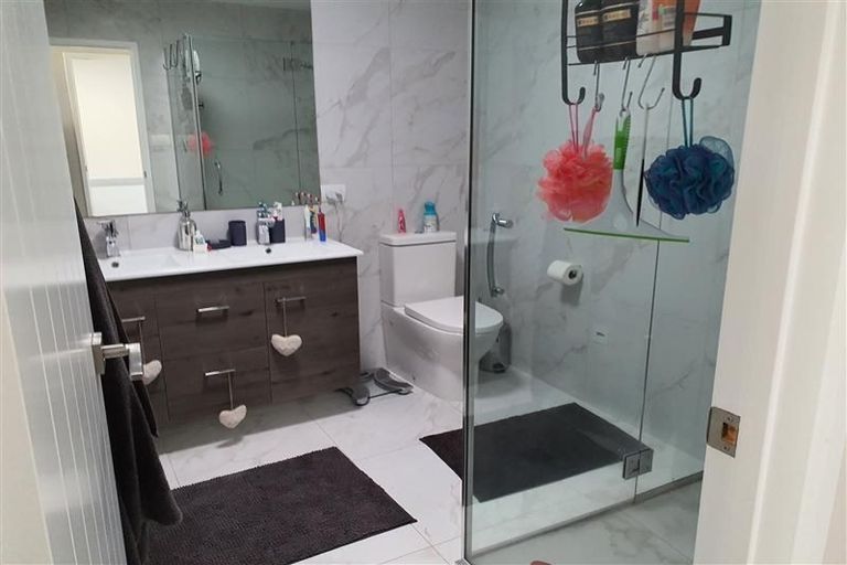 Photo of property in 2b Makura Road, Long Bay, Auckland, 0630