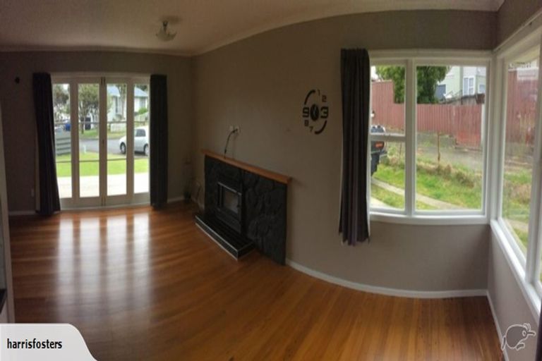 Photo of property in 54 Batchelor Street, Newlands, Wellington, 6037