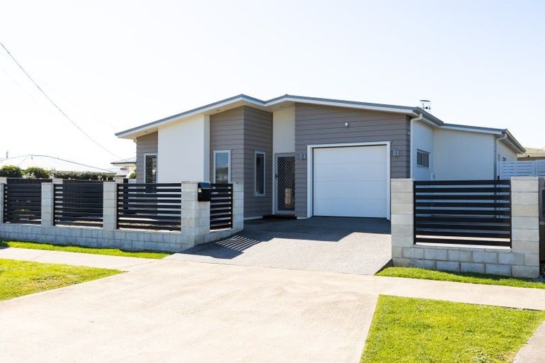 Photo of property in 11a Avenue Road, Greenmeadows, Napier, 4112