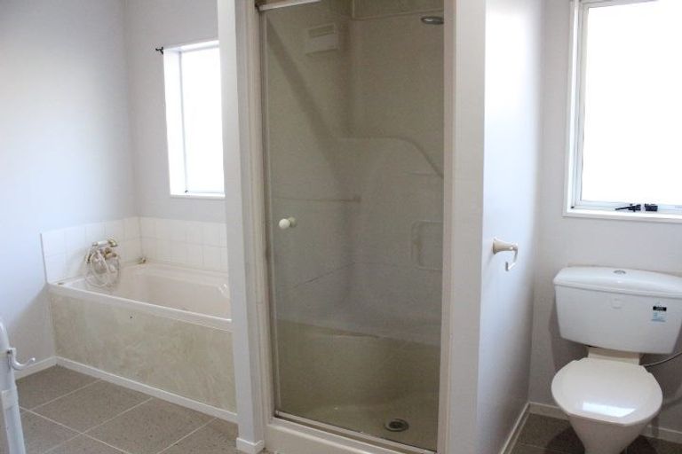 Photo of property in 1 Daria Place, Northpark, Auckland, 2013