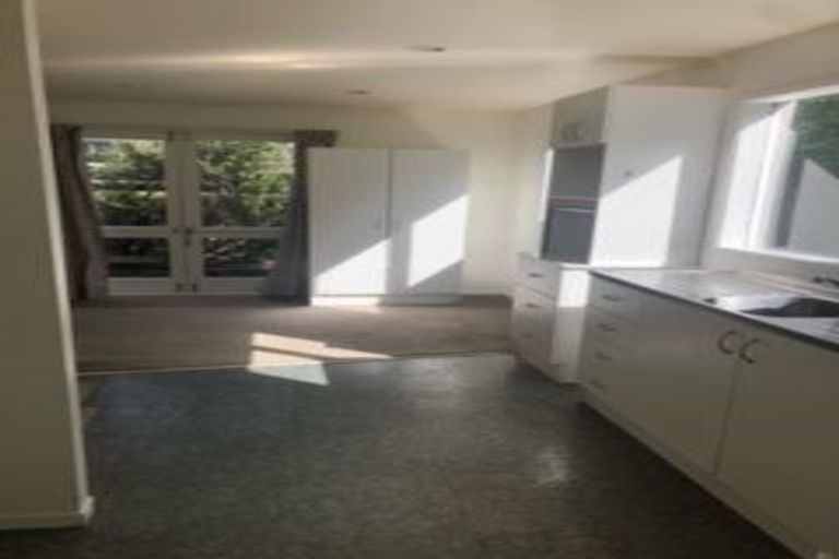 Photo of property in 6a Channel View Road, Campbells Bay, Auckland, 0630