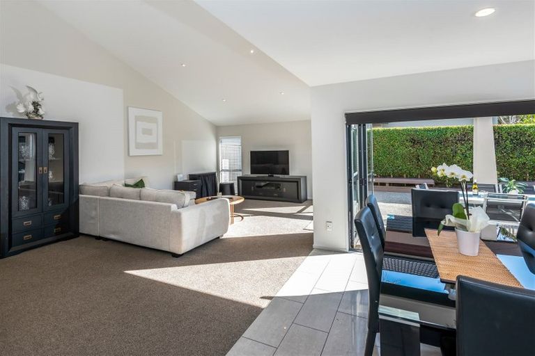 Photo of property in 7 Lilybank Crescent, East Tamaki, Auckland, 2013